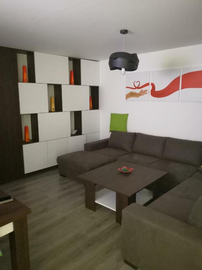 ברדיוב Centrum Apartman Leyla מראה חיצוני תמונה